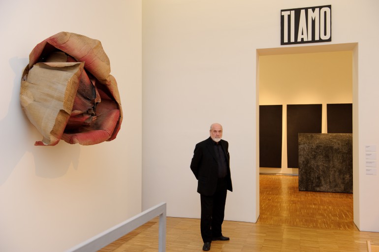 Magdalena Reininger betreute auch Michelangelo Pistoletto im Rahmen dessen Ausstellung "Selbstporträts, Spiegel, Minus-Objekte." Ihre Italienisch-Kenntnisse waren da von großem Vorteil. Foto: UMJ / N. Lackner