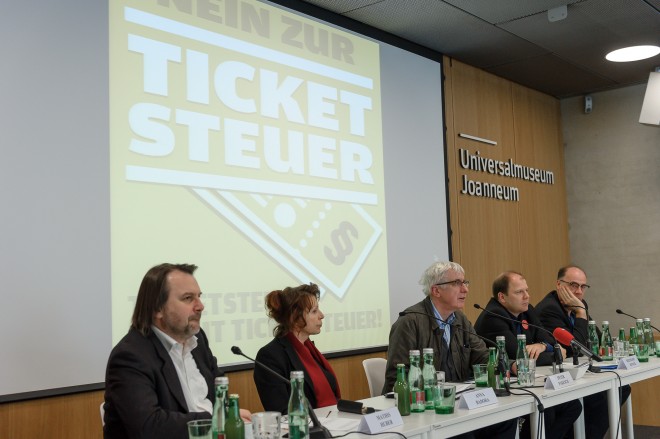 v.l.n.r.: Mathis Huber (Intendant styriarte), Anna Badora (Intendantin Schauspielhaus Graz und design. Intendantin Volkstheater Wien), Peter Pakesch (Intendant Universalmuseum Joanneum), Bernhard Rinner (GF Theaterholding Graz / Steiermark sowie Intendant Opernhaus Graz GmbH und Spielstätten Graz GmbH) und Michael Schilhan (Intendant Next Liberty Jugendtheater)