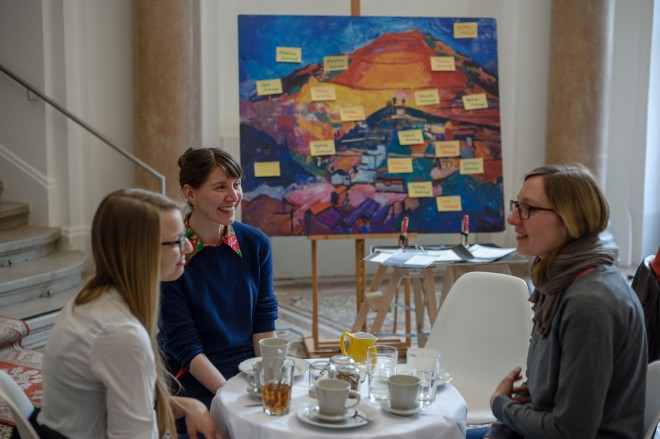 Das Wichtigste beim Filtercafé ist das Gespräch. Foto: Universalmuseum Joanneum