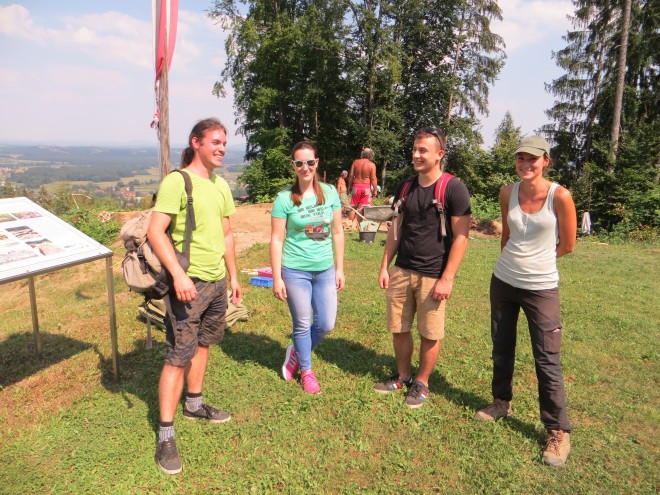 Small, but oh my: The international excavation team, Photo: Universalmuseum Joanneum