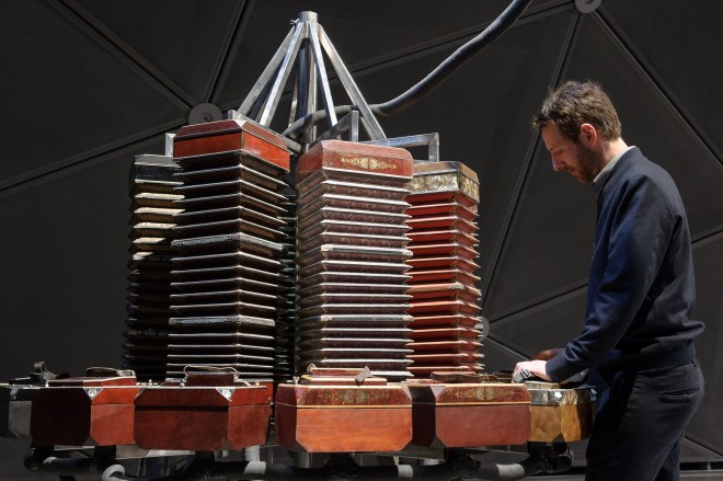 Constantin Luser spielt auf der "Bandoneon-Intensivstation", Foto: Universalmuseum Joanneum/N. Lackner