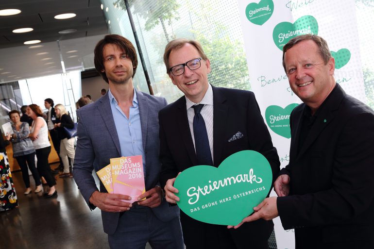 Dr. Andreas Schnitzler (Universalmuseum Joanneum), Kulturlandesrat Dr. Christian Buchmann und Erich Neuhold (Steiermark Tourismus), Foto: Universalmuseum Joanneum/J.J. Kucek