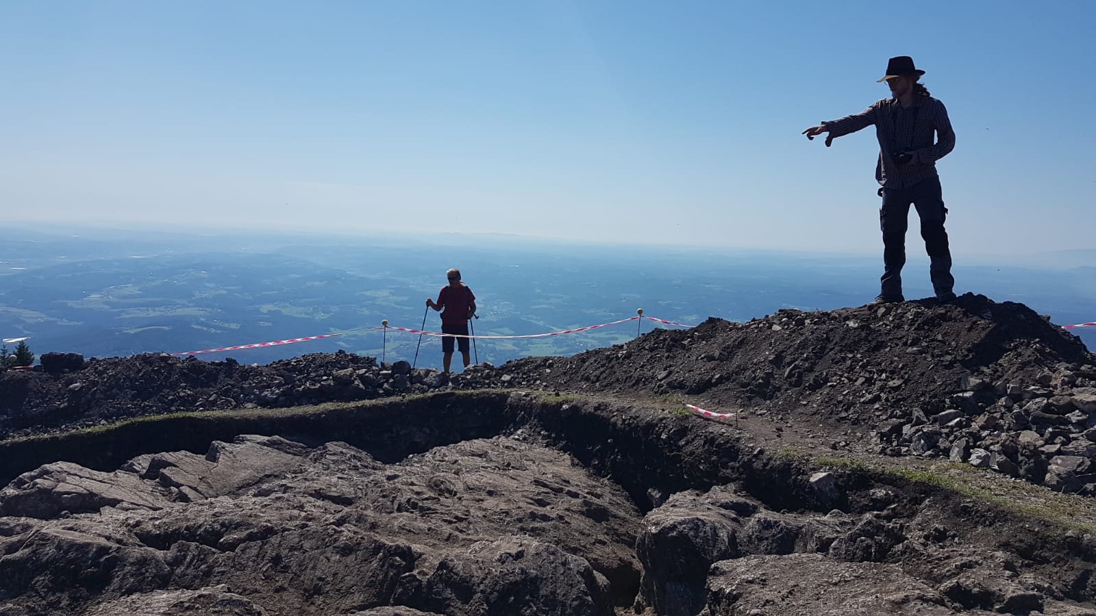 Die Grabungen am Ostgipfel des Schöckls gehen in die zweite Runde, Juli 2020, Foto: Levente Horvath