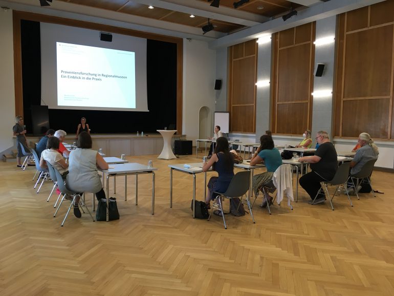 Vortrag zu Provenienzforschung von Monika Löscher, Foto: UMJ/ E. Schlögl
