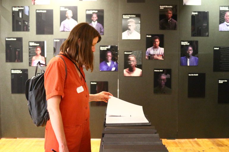 Ausstellungsansicht „zurückgeschaut | looking back – Die 'Erste Deutsche Kolonialausstellung' in Berlin-Treptow 1896“ Foto: Museumsakademie Joanneum/R. Gahr