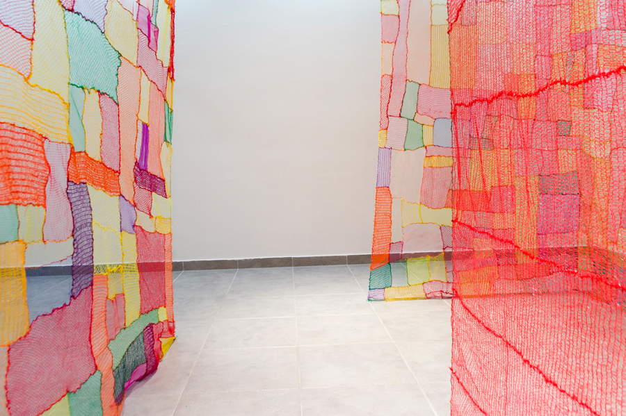 "Bojna polja" (Color/Battle Fields), Rauminstallation von Jelena Micić und Sujetbild zum Museumsakademie-Workshop © Jelena Micić