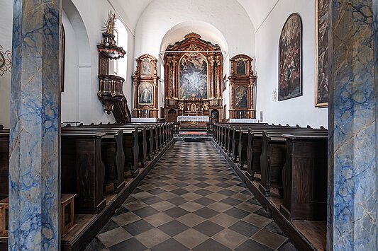 Ansicht der Antoniuskirche vom Eingang.