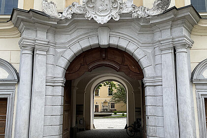 Dreharbeiten für "Wer bist du: Steiermark?" im Stift Rein, Gratwein-Straßengel