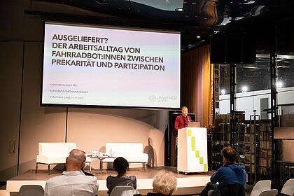 Konstantin Mack am Rednerpult