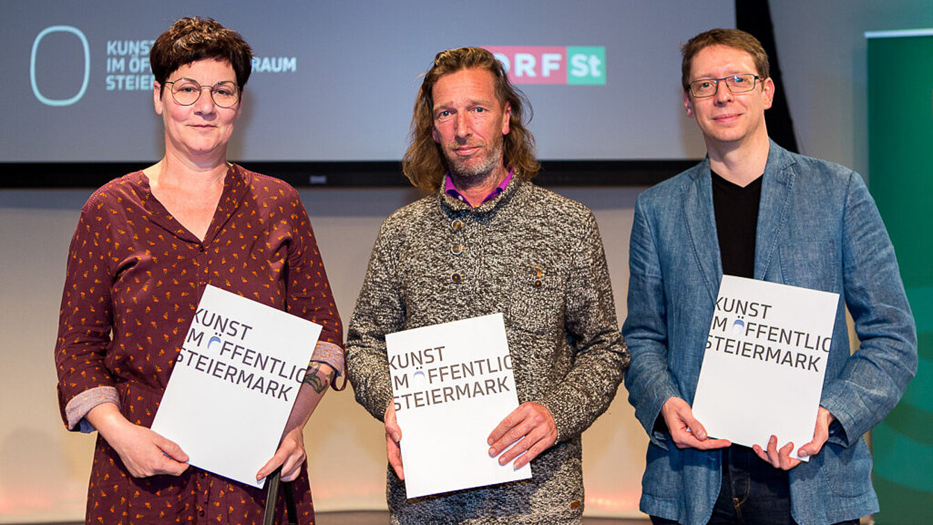 Gewinner*innen des Kurzfilmwettbewerbs "Menschenrechte" bei der Preisverleihung