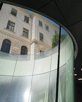 View from the architectural glass funnel in the Auditorium onto the Joanneumsviertelplatz.