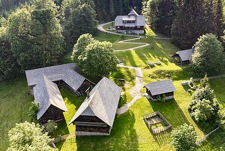 Der Kluppeneggerhof von oben