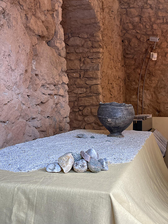 Dreharbeiten für "Wer bist du: Steiermark?" im Hengist-Museum im Schloss Wildon, Wildon