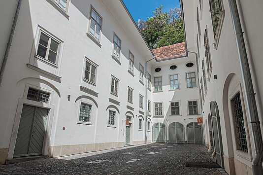 View inner courtyard of the History Museum.