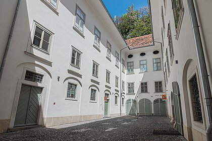 View inner courtyard of the History Museum.