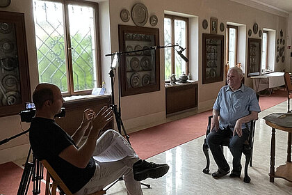 Dreharbeiten für "Wer bist du: Steiermark?" Zinnsammlung Dr. Karl Ruhmann, in der Trattenmühle bei Wildon