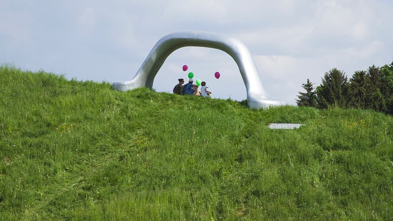 Eine Gruppe von Besucher*innen des Frühlingsfestes 2023