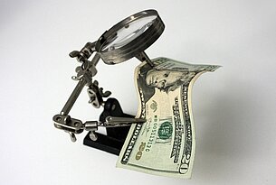 Note the Difference. Curious facts about coins, notes and other means of payment