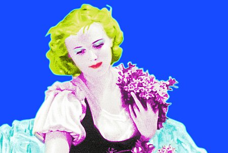 Zeichnung von einer gelb blonden Frau in Tracht. Sie steht hinter einem roten Strauch (Alpenrosen). Hinter ihr ist ein weißer Berg und blauer Himmel zu sehen. 
