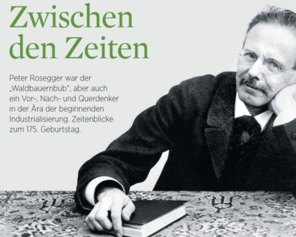 Peter Rosegger stützt sich auf die rechte Hand und hält in der linken ein Buch, das auf einem Tisch liegt.