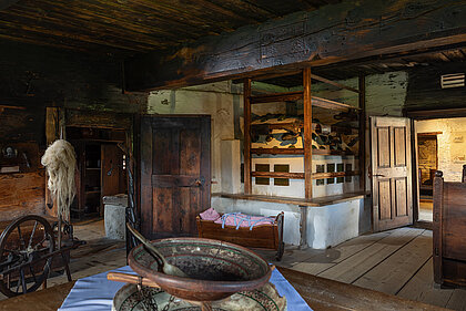 The large room - view of the tiled stove