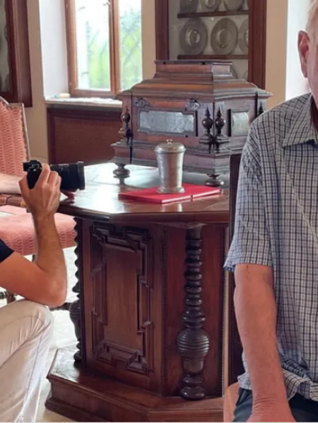 Dreharbeiten für "Wer bist du: Steiermark?" Zinnsammlung Dr. Karl Ruhmann, in der Trattenmühle bei Wildon 