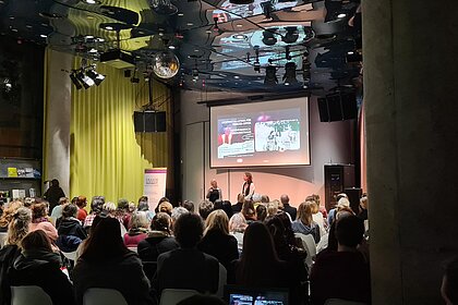 Vortrag im Space04 für Femizidopfer