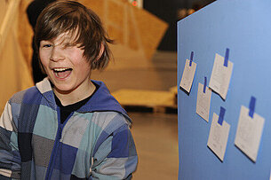 Schule schaut Kunst