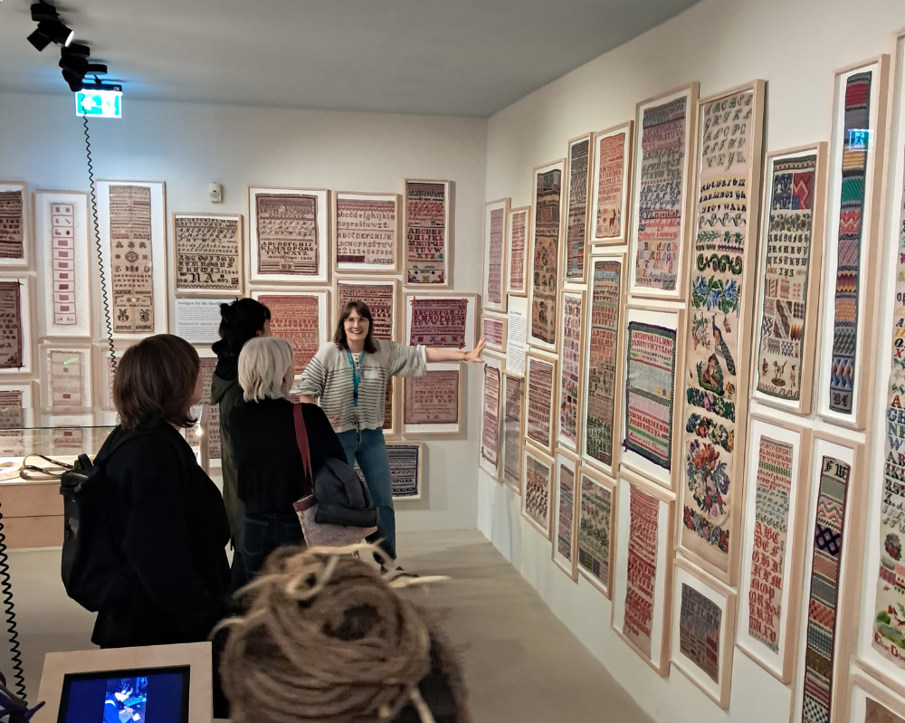 Ticket für: Rundgang zur Ausstellung "Faden nach Zahlen"