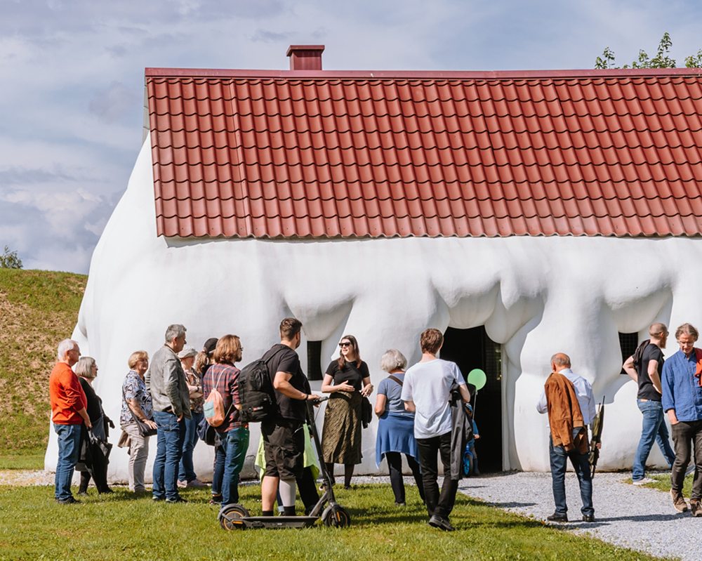 Erwin Wurm, Fat House, 2003, Credit Nadja Fuchs